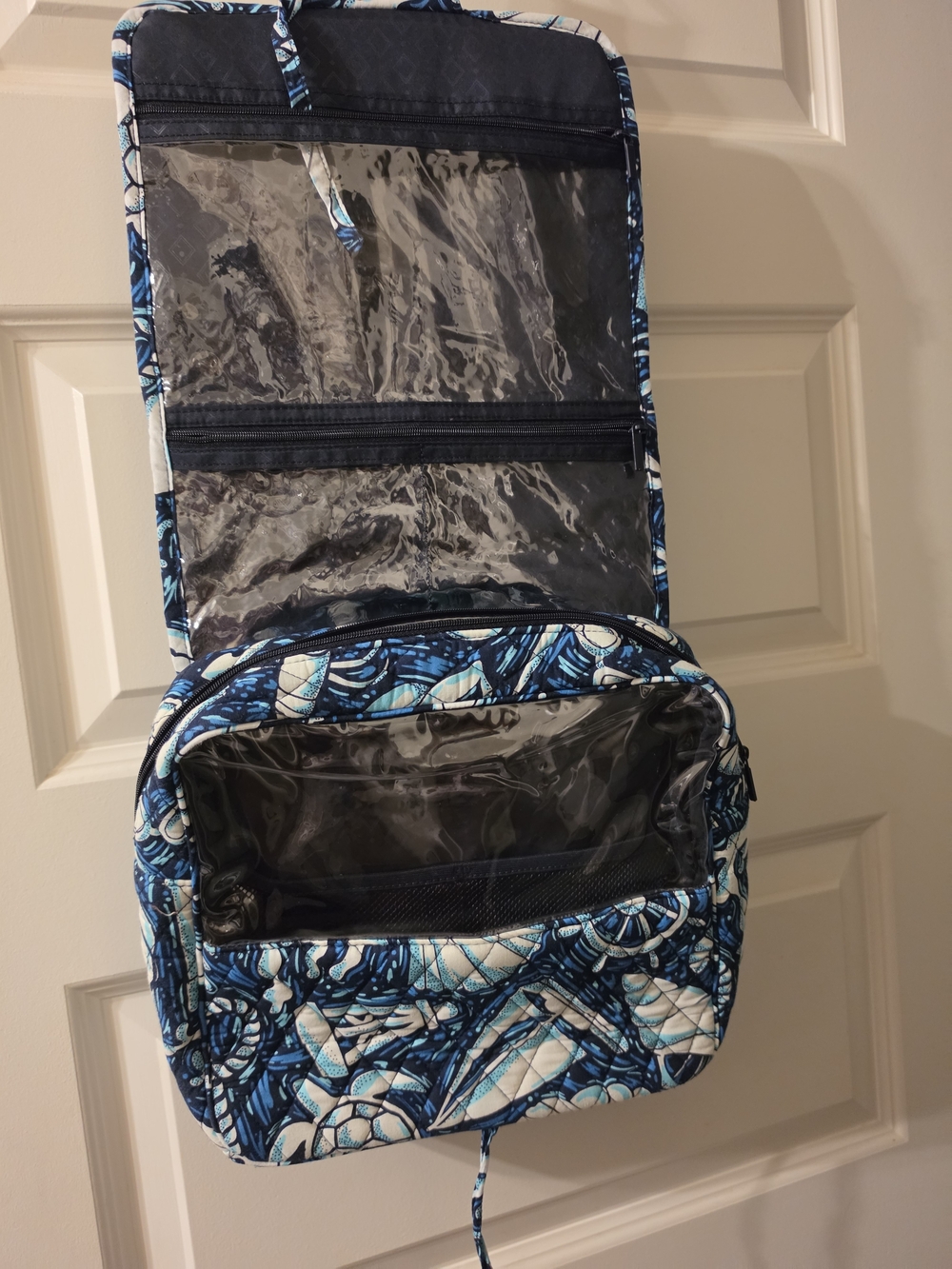 Vera Bradley Quilted Hanging Travel Organizer in Blue Nautical Print